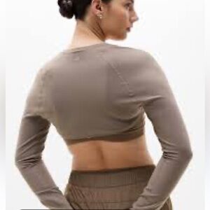 Athleta transcended shrug size L